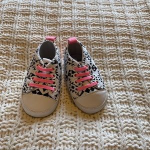 🧁 5/$20 Baby Shoes | White 3-6 Months